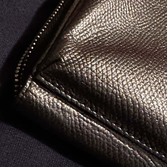 Coach Metallic Pewter Wristlet. Soft leather - Picture 4 of 14